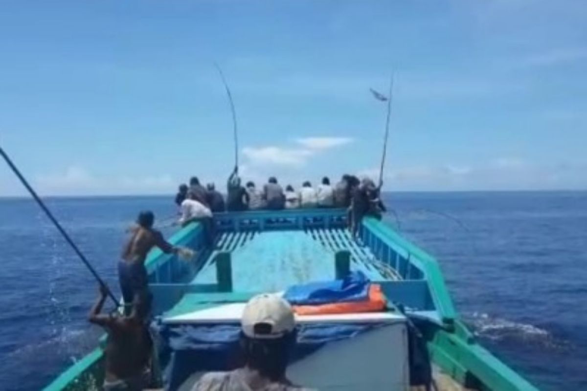 Gelombang setinggi 2,5 meter berpeluang hampiri perairan NTT