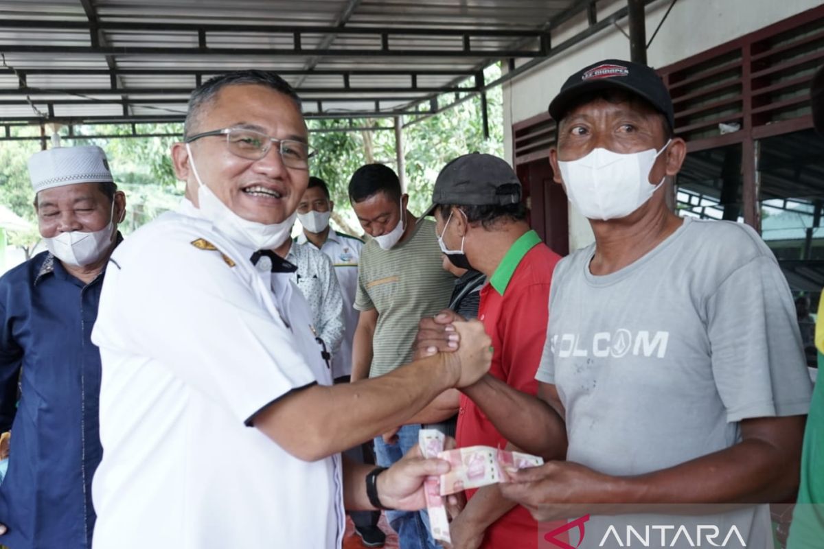 Baznas Asahan salurkan bantuan uang tunai kepada ratusan petugas kebersihan