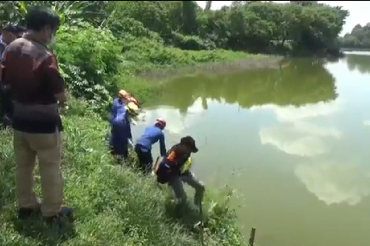 Jenazah tanpa identitas di Danau Cibubur gegerkan warga