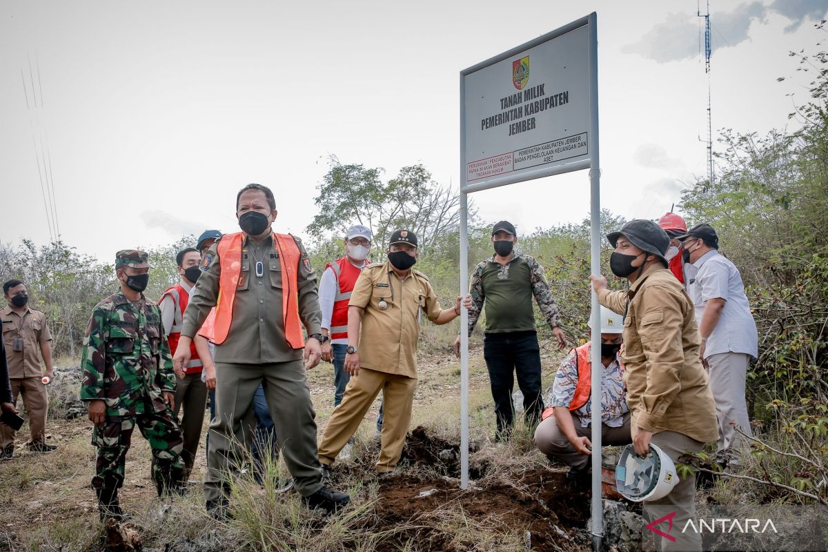 Pemkab Jember minta rencana peledakan tambang batu kapur dihentikan