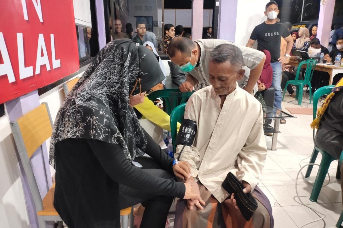 Polres Aceh Jaya gelar vaksinasi COVID-19 malam hari