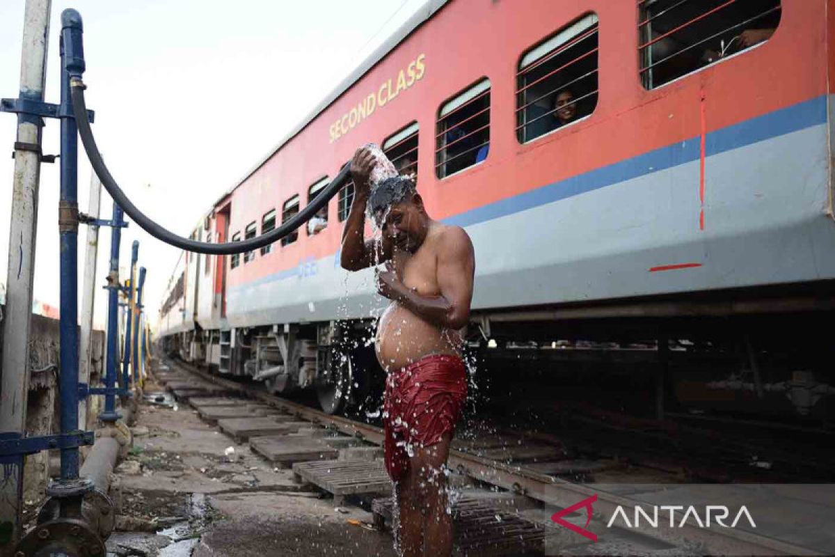 Gelombang panas tewaskan sebanyak 33 orang petugas TPS di hari terakhir Pemilu India