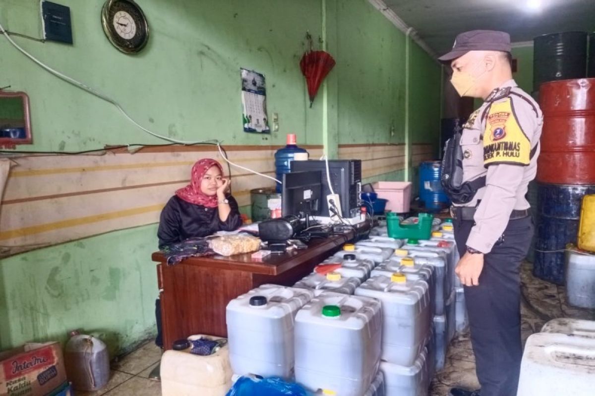 Minyak goreng curah harga terendah Rp. 13.050 di Tebing Tinggi