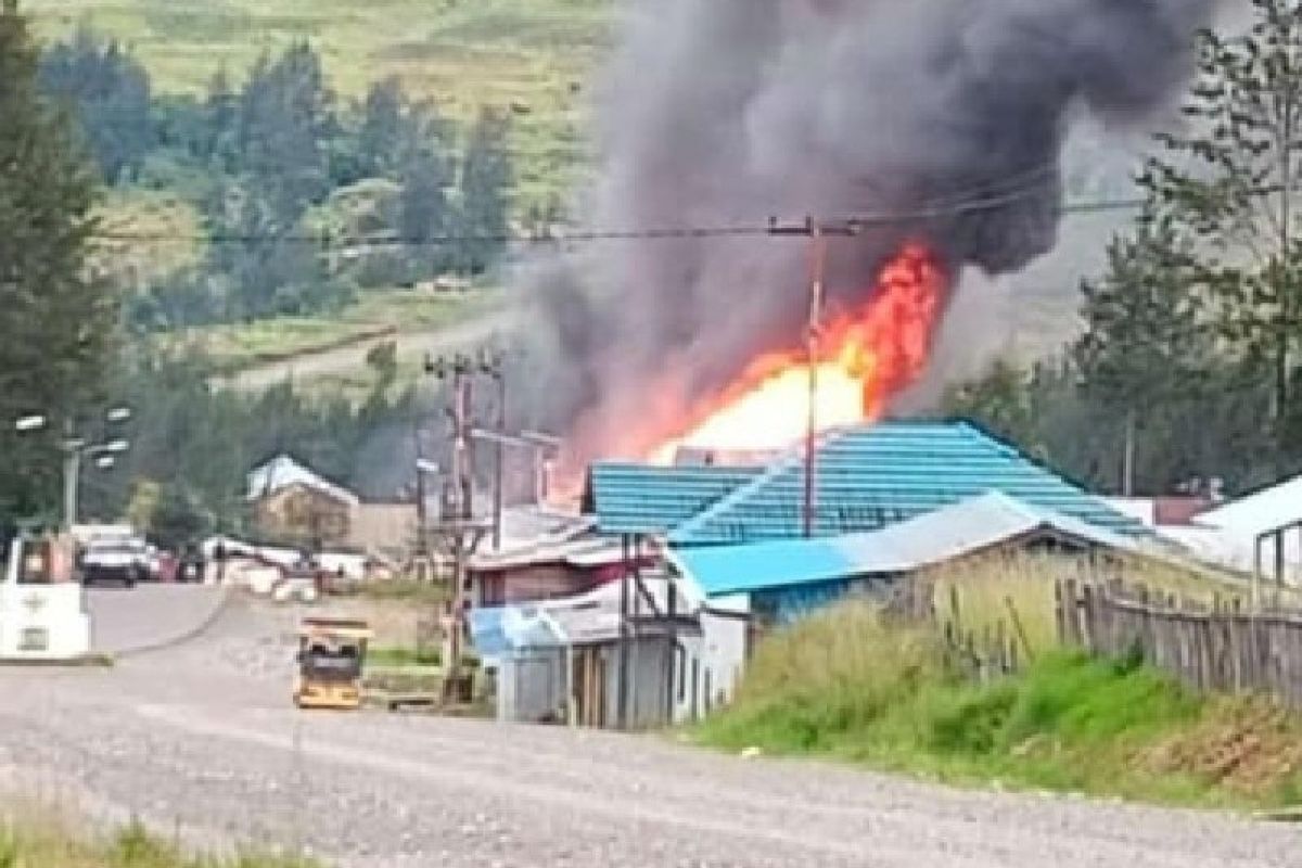 Kapolda Papua: KKB membakar rumah warga di Ilaga