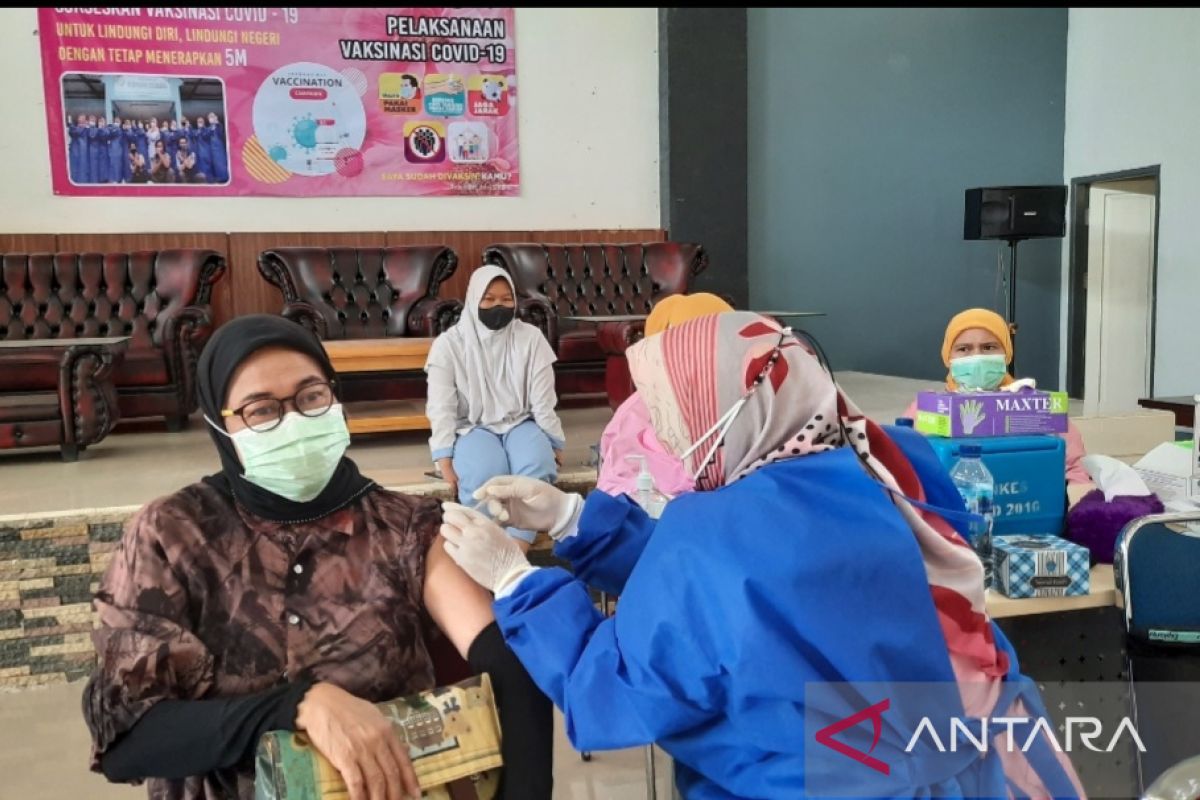 Dinkes Tangerang: 379 ribu warga telah terima vaksin penguat