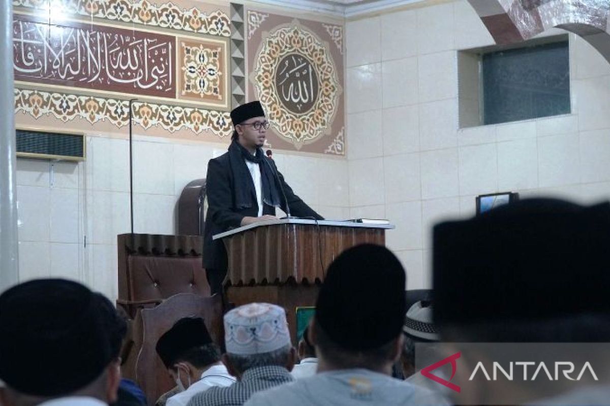 Miliki suara merdu, Wali Kota Bukittinggi angkat Imam Masjid Jamik Tarok menjadi guru