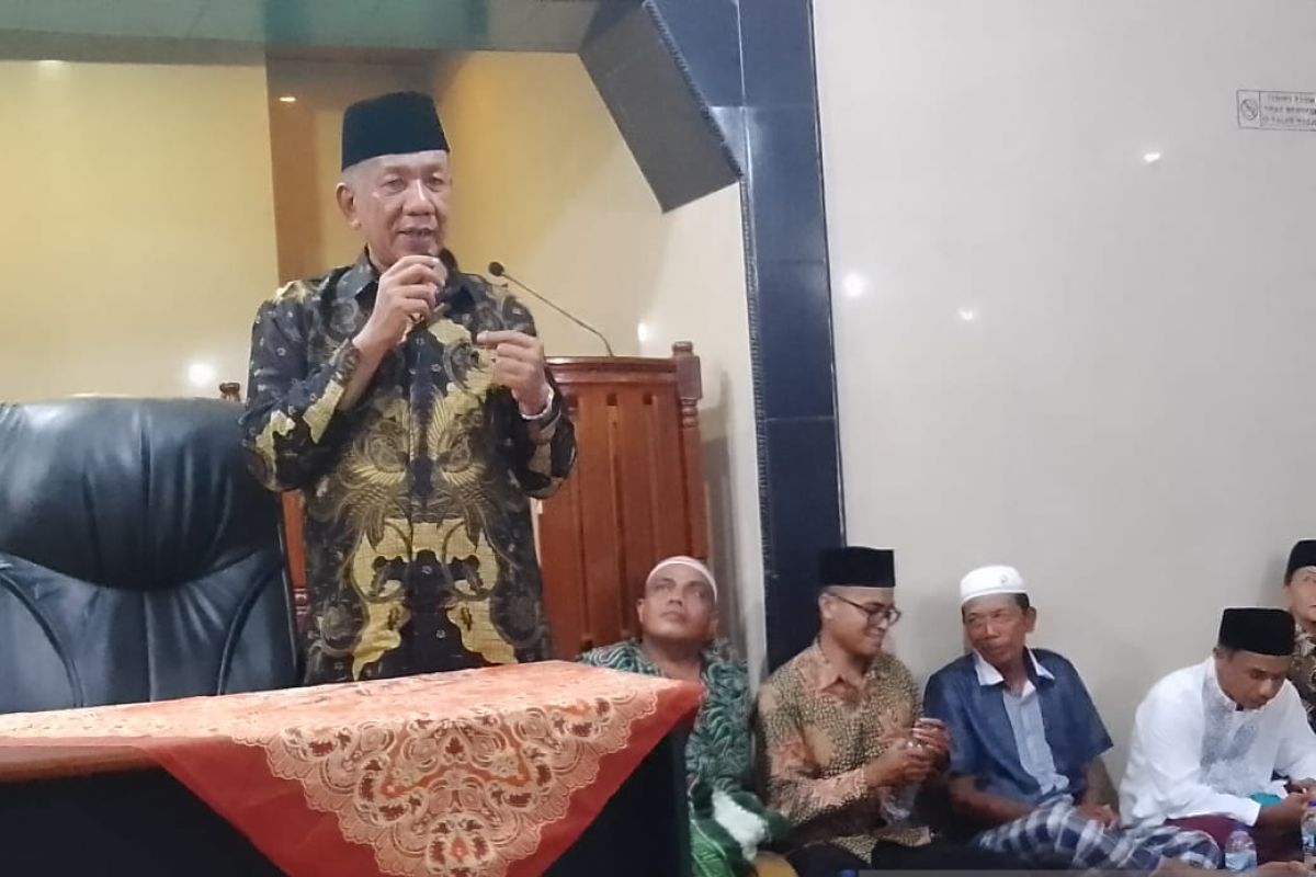 Pemkab Pesisir Selatan bantu air bersih Masjid Agung Inderapura