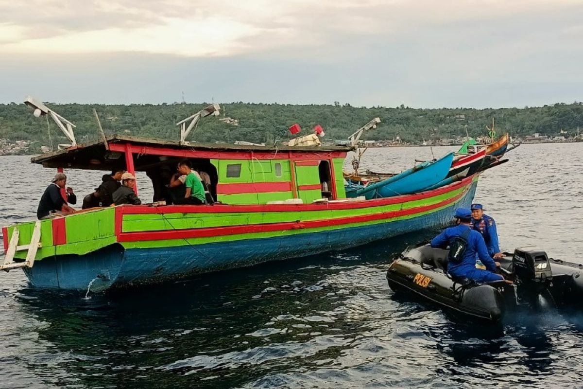 Polairud Polres Nias intensifkan patroli laut tunjang keamanan nelayan