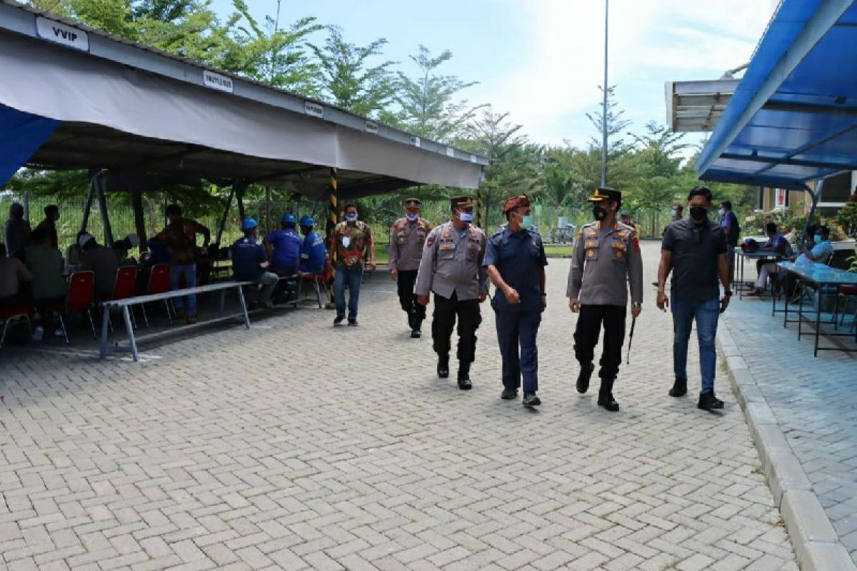 Kapolres Batubara cek pelaksanaan vaksinasi di PT Pelindo