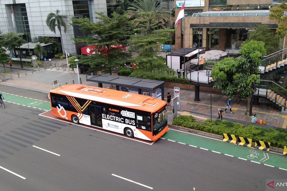 DKI Jakarta perpanjang jam operasional angkutan umum