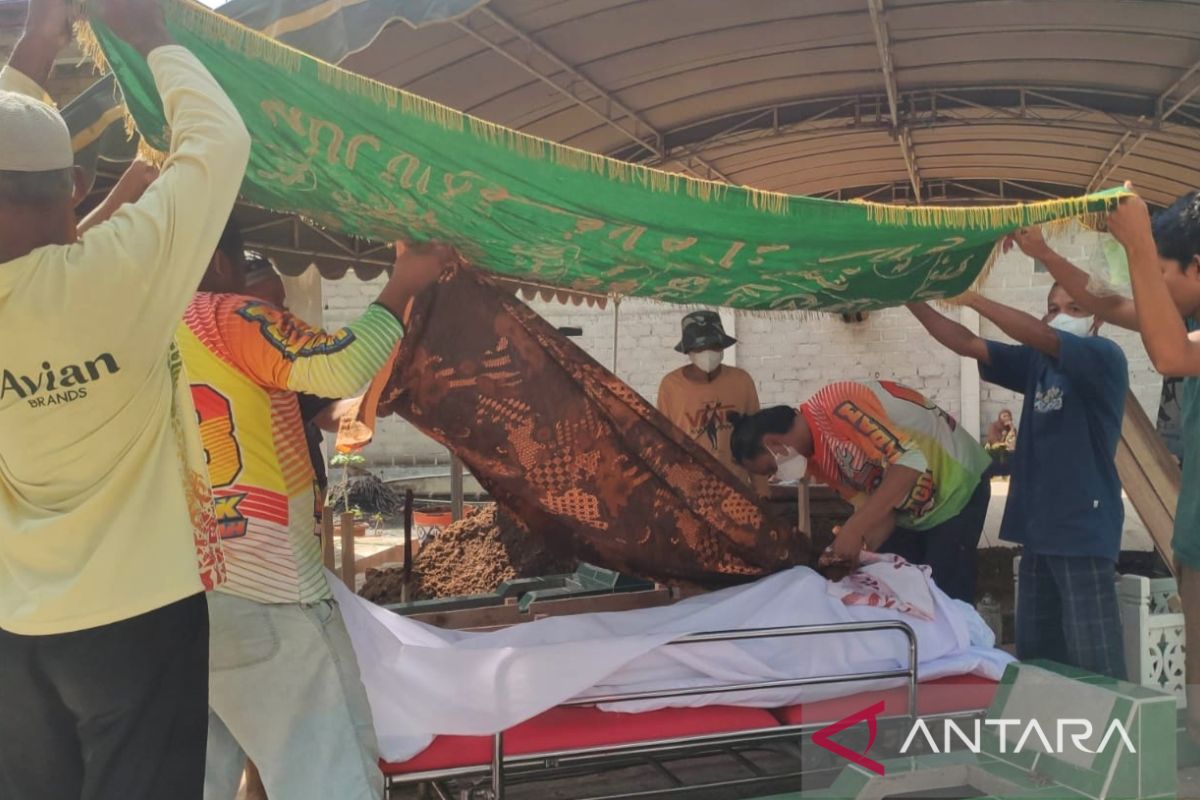 Jenazah Richard Oh dikebumikan di Kalimantan Selatan