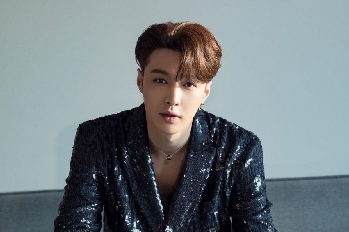 Lay EXO umumkan keluar dari SM Entertainment