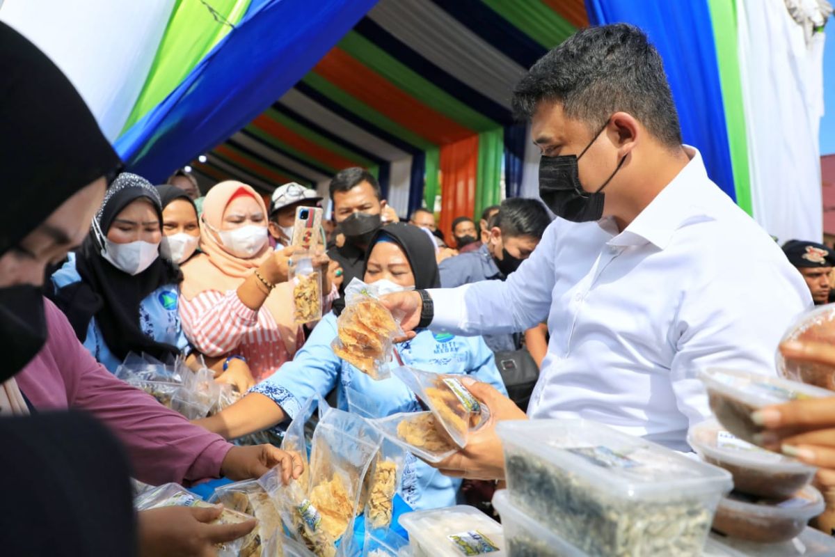 Wali Kota Medan beri perhatian UMKM hasil olahan laut di Belawan