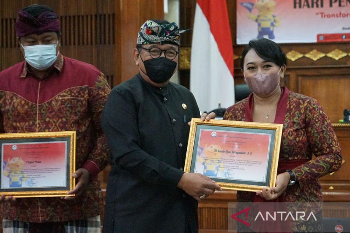 Wagub Bali harapkan lembaga penyiaran lebih mengedukasi