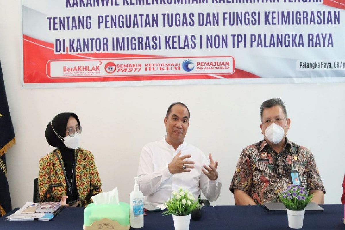 Kemenkumham Kalteng minta layanan kantor imigrasi semakin 'PASTI'