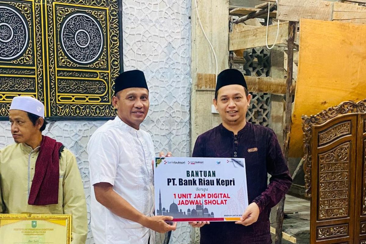 Safari Ramadhan, Bank Riau Kepri bantu masjid di Tembilahan
