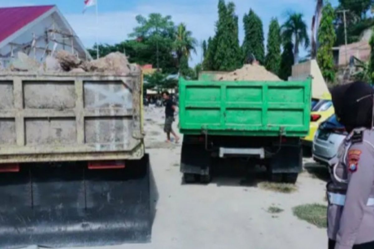 Polres Majene tertibkan truk pengangkut timbunan tanpa penutup