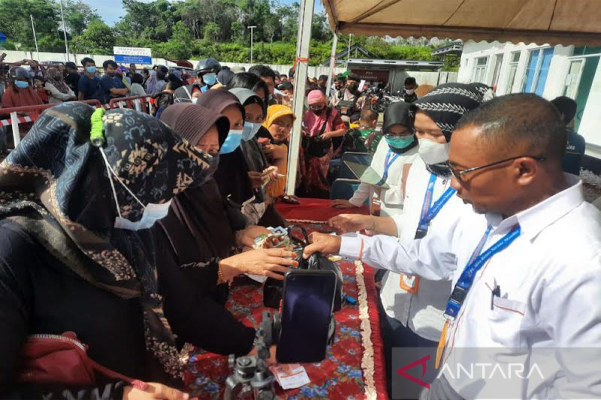 Perusda Batara Membangun  jual  minyak goreng curah  Rp14 ribu/liter