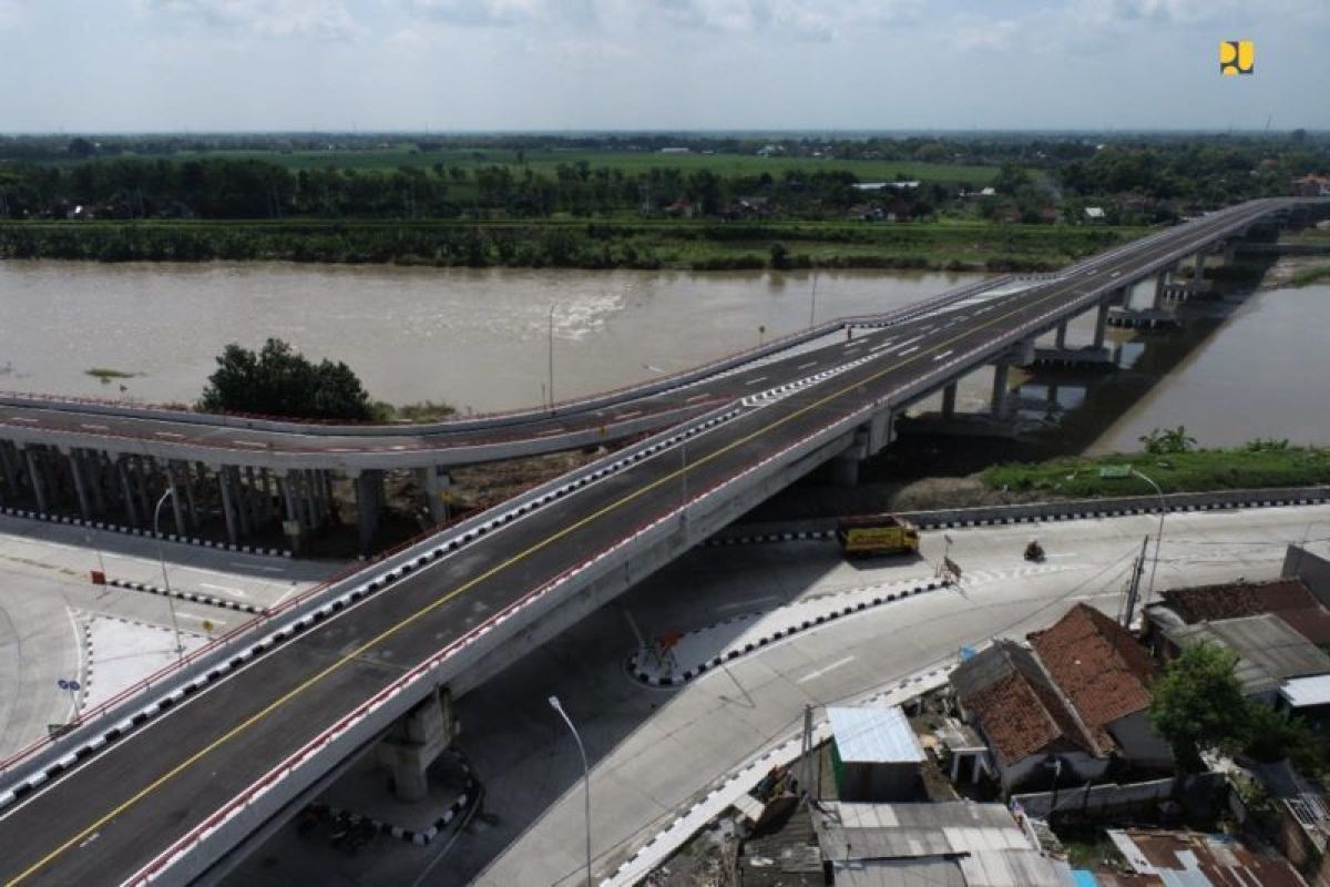 Menteri PUPR: Operasional Jembatan Ploso akan lancarkan arus mudik Lebaran 2022