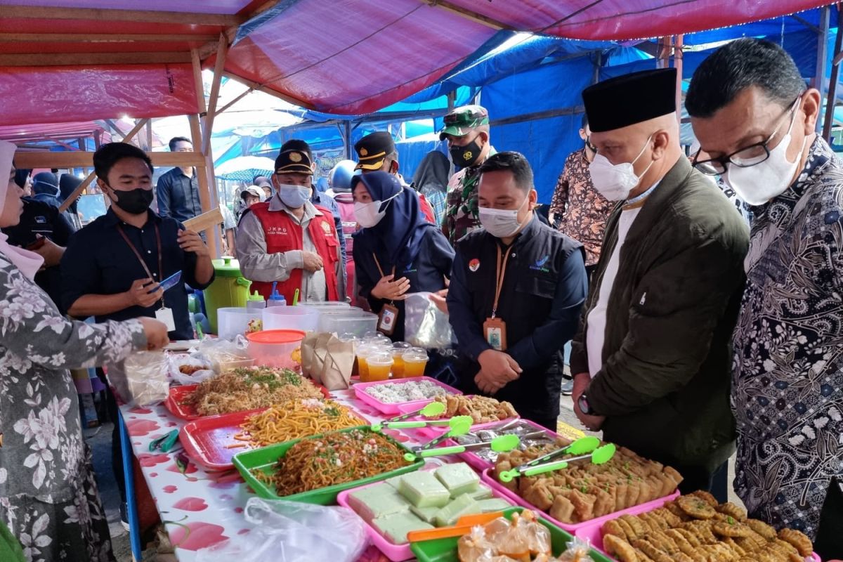 Pemkab rutin awasi produk jajanan berbuka puasa