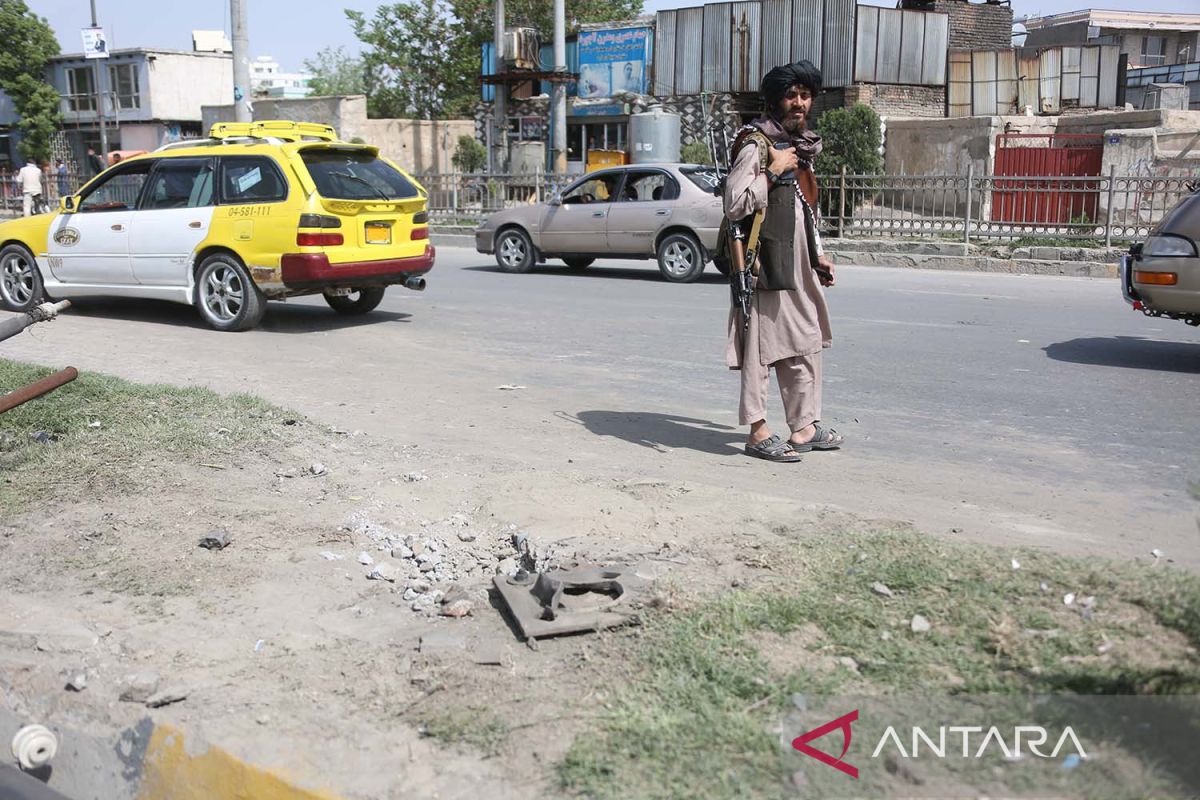Tiga ledakan guncang sekolah menengah di Kabul Afghanistan