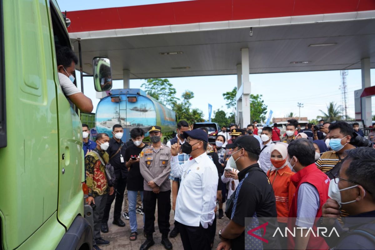 Tinjau SPBU di Bengkulu, Menteri ESDM imbau pelaku industri gunakan solar non-subsidi