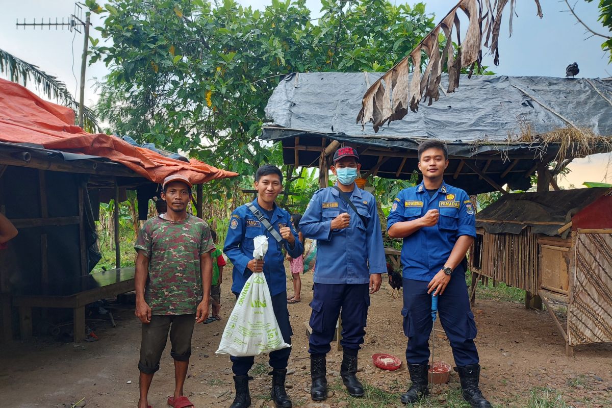 BPBD Tangerang evakuasi ular piton sepanjang tiga meter