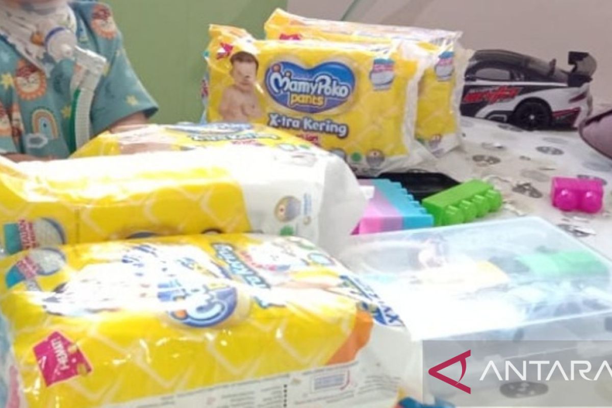 Uni-Charm donasikan produk ke anak-anak penderita kanker