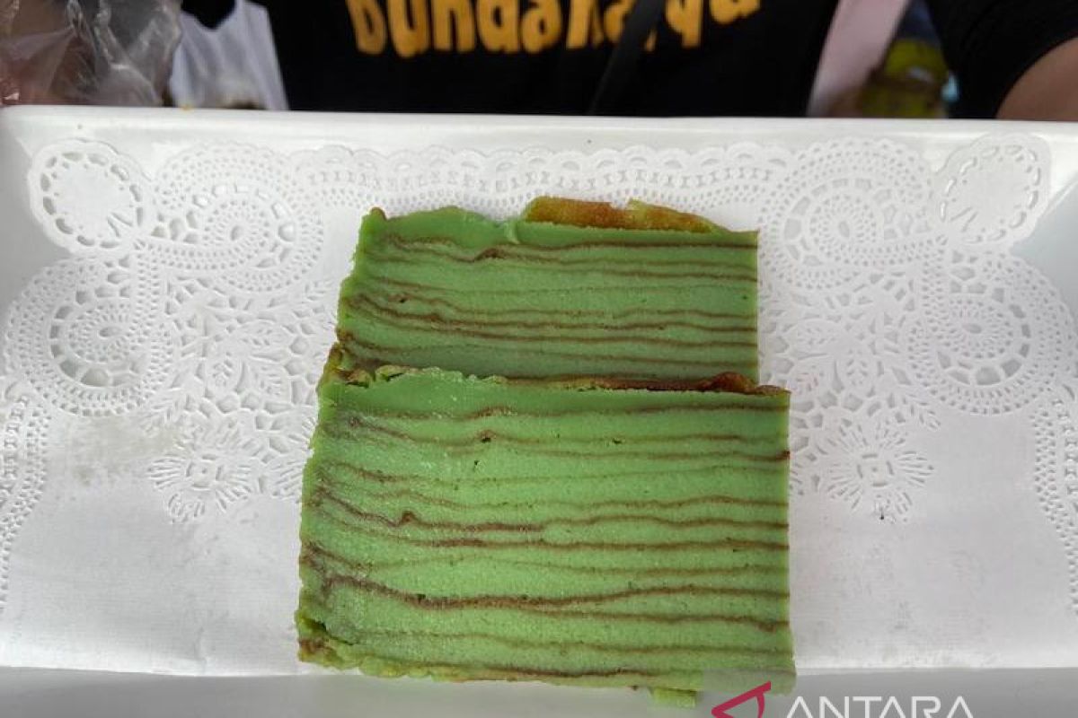 Lapis kojo Palembang kue 'bingen' wangi  daun pandan