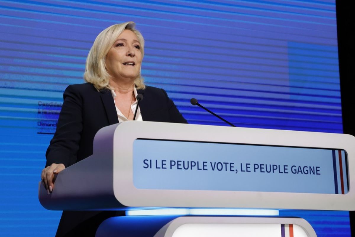 Macron dan Le Pen pimpin putaran pertama pemilihan presiden Prancis