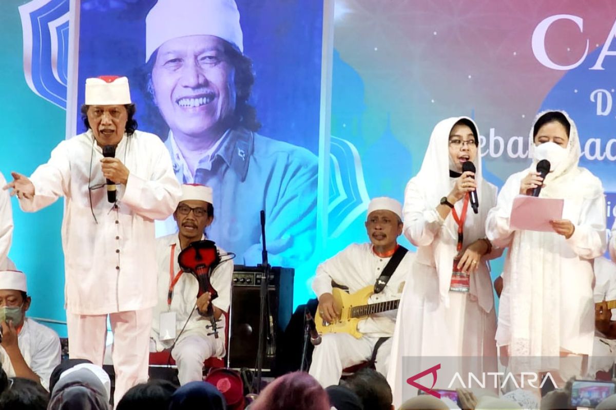 Cak Nun minta Puan Maharani bawa PDIP menjadi partai pengayom