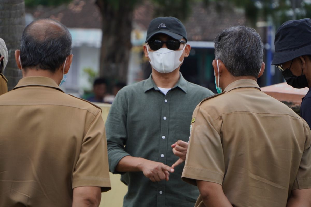 Pemkab Gunung Kidul membangun tugu tobong gamping di Bundaran Siyono