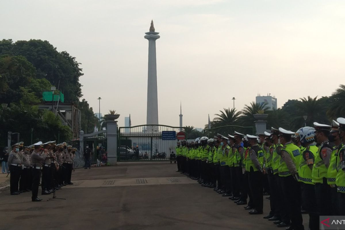 Polda Metro imbau masyarakat hindari kawasan Monas dan DPR