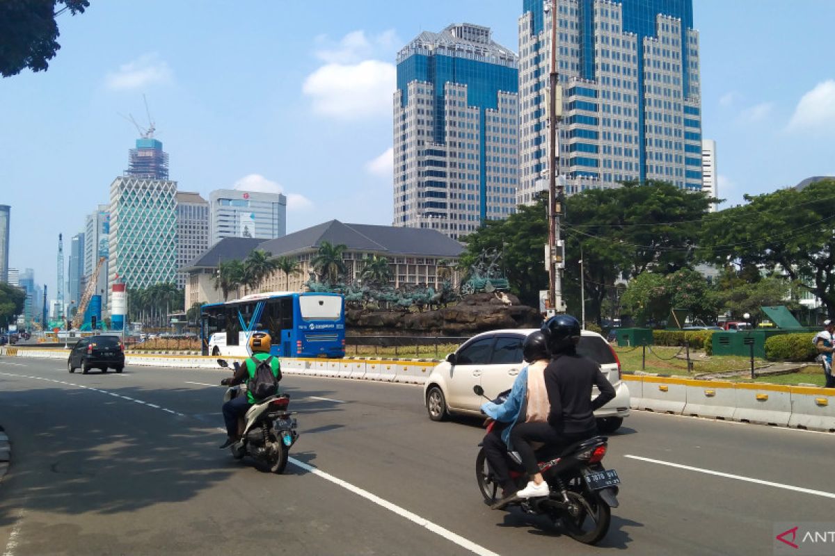 Mahasiswa belum terlihat di sekitar  Patung Kuda