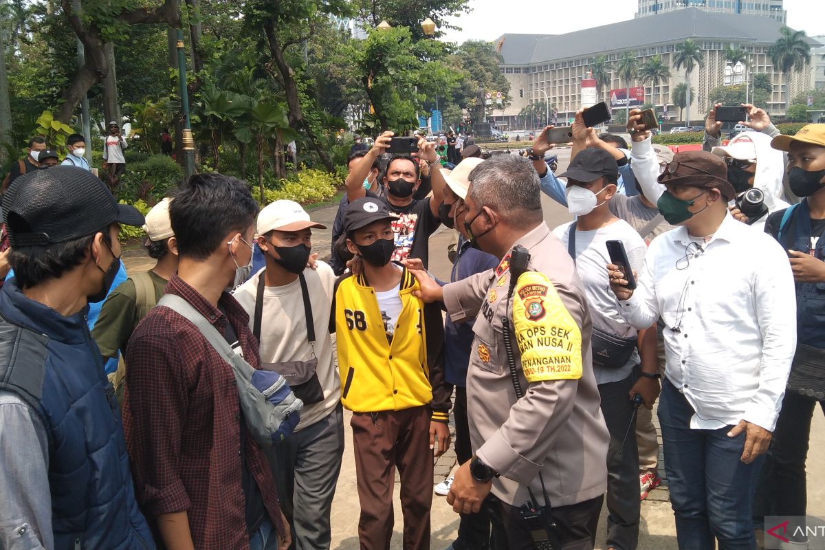 Diduga ikut demo, Polisi tangkap puluhan pelajar SMA di Monas