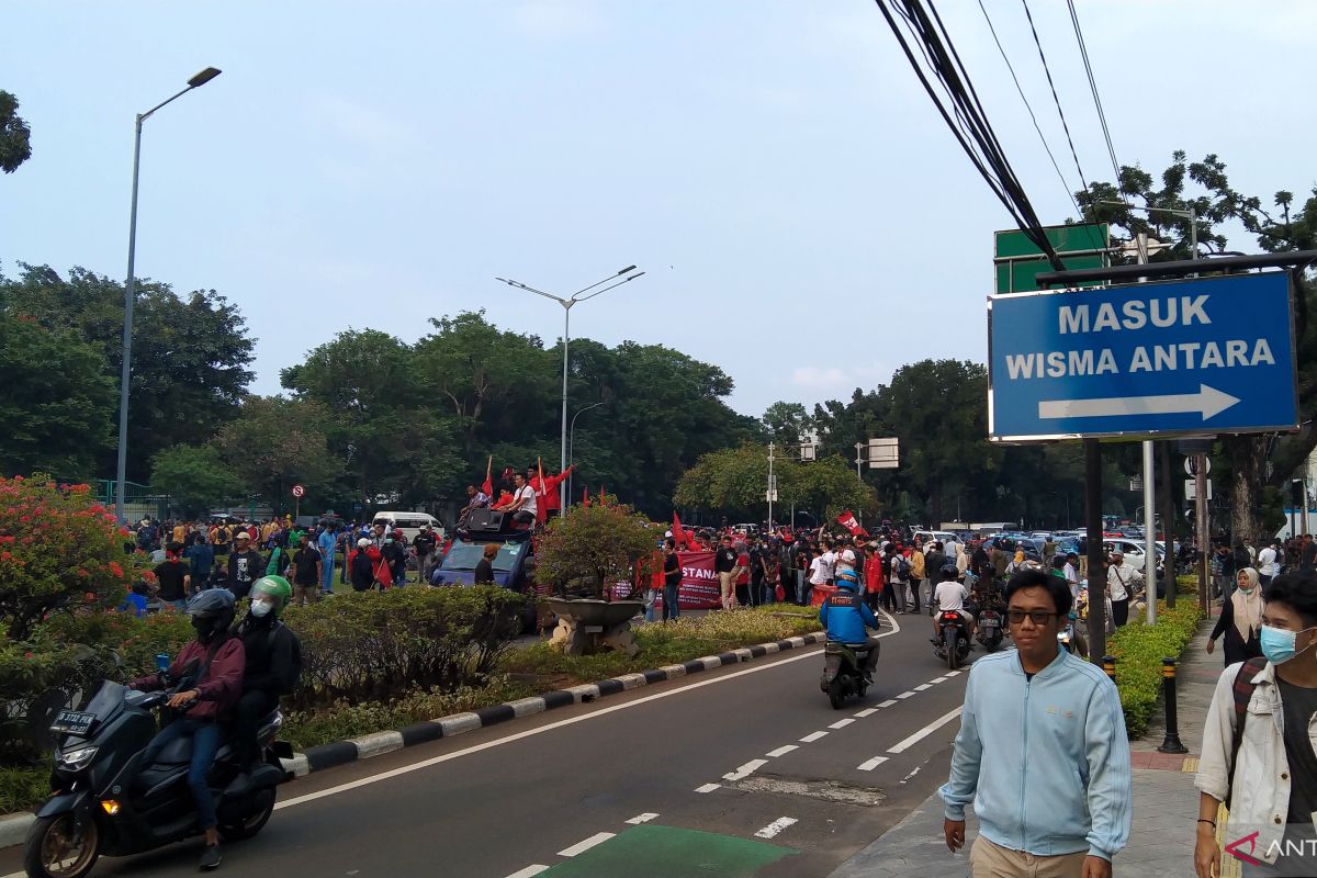 Polda Metro tegaskan batas waktu unjuk rasa hingga pukul 18.00 WIB