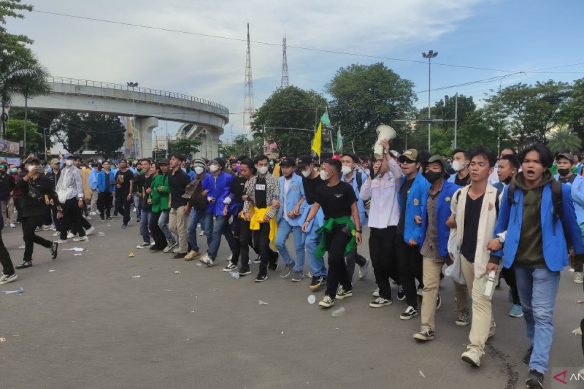 Polisi amankan perusuh dalam demo mahasiswa di Palembang