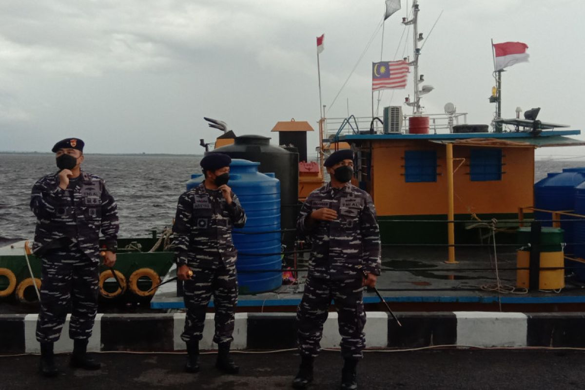 Kapal angkut jutaan ton palm acid oil diduga non prosedural diamankan TNI AL di Perairan Bengkalis
