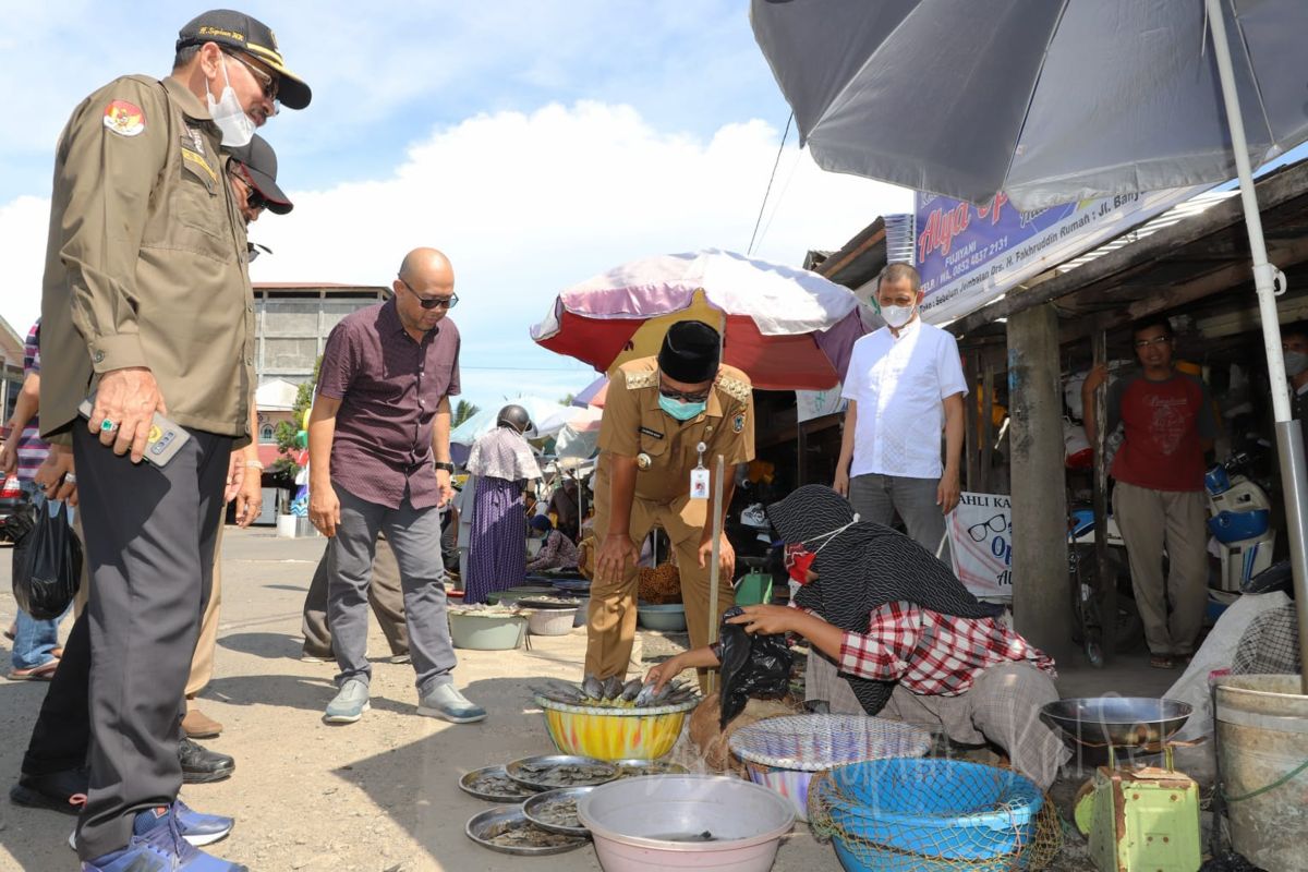 Pedagang Pasar Alabio gembira dikunjungi Paman Birin