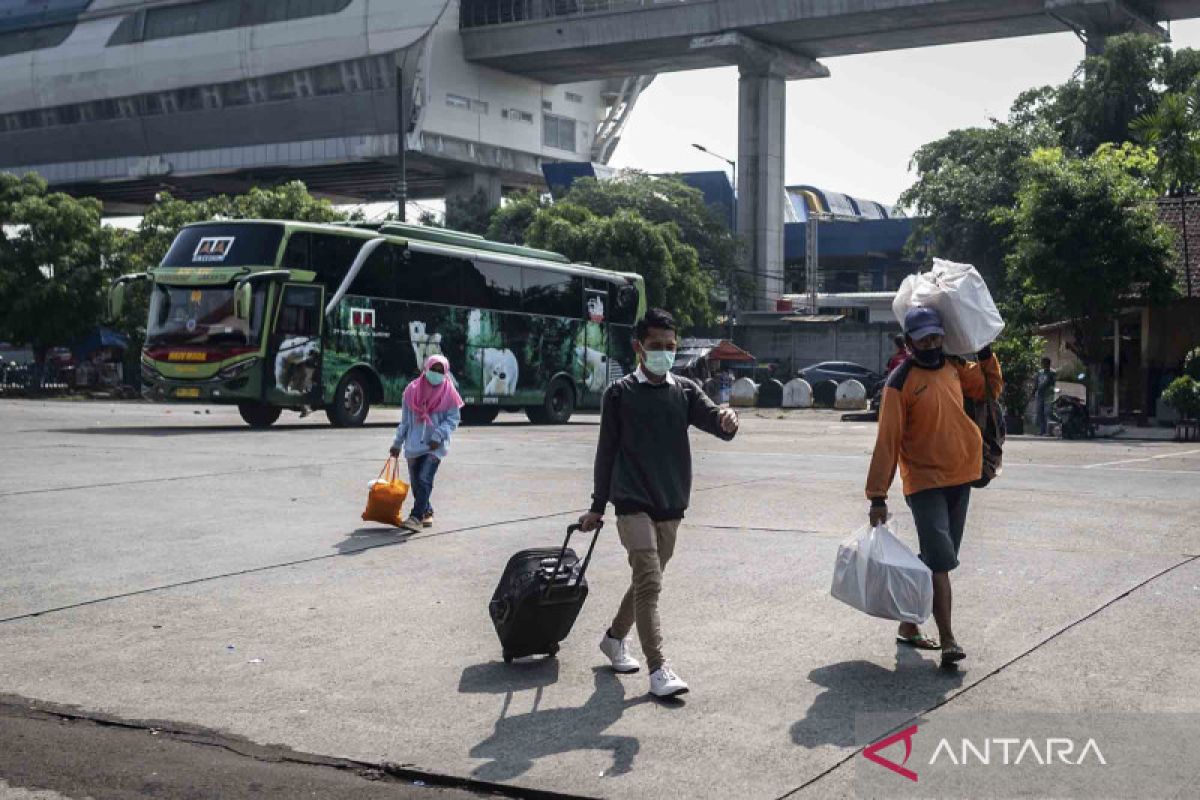 Belum ada lonjakan jumlah penumpang arus mudik di Terminal Kampung Rambutan