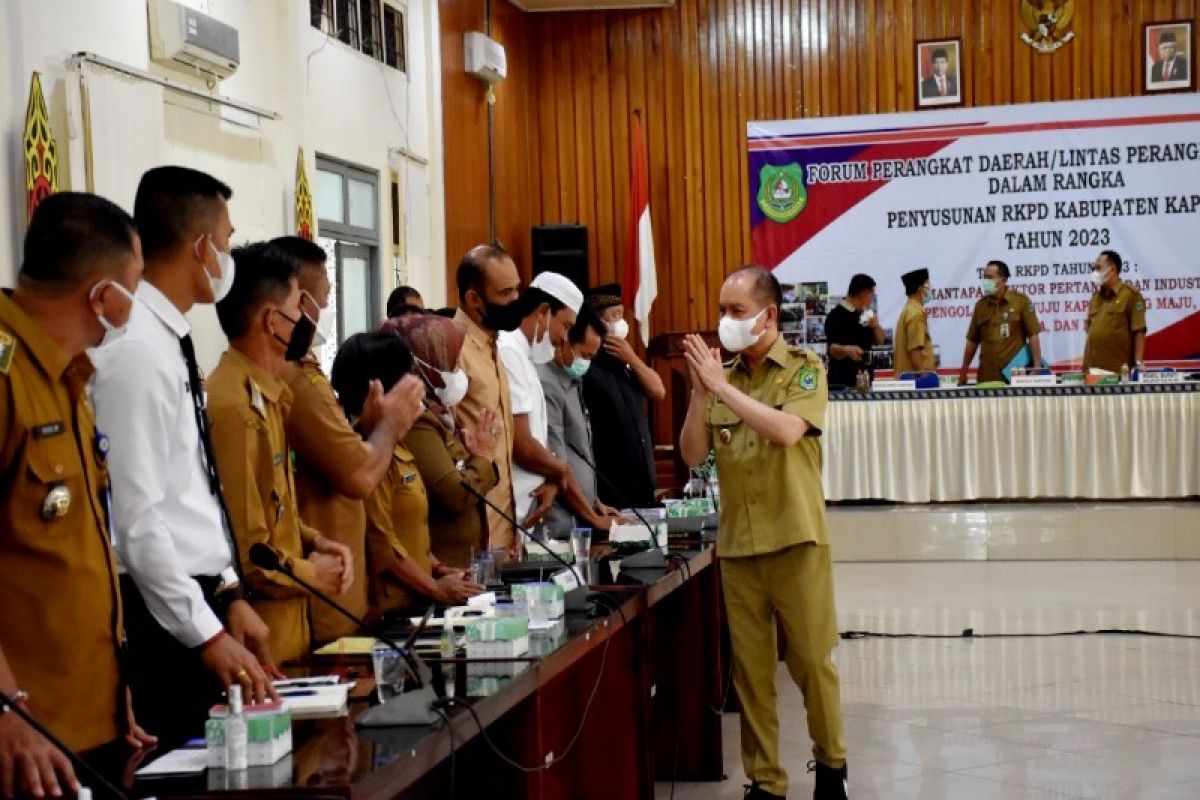 Bupati Kapuas dorong OPD tingkatkan pelayanan publik