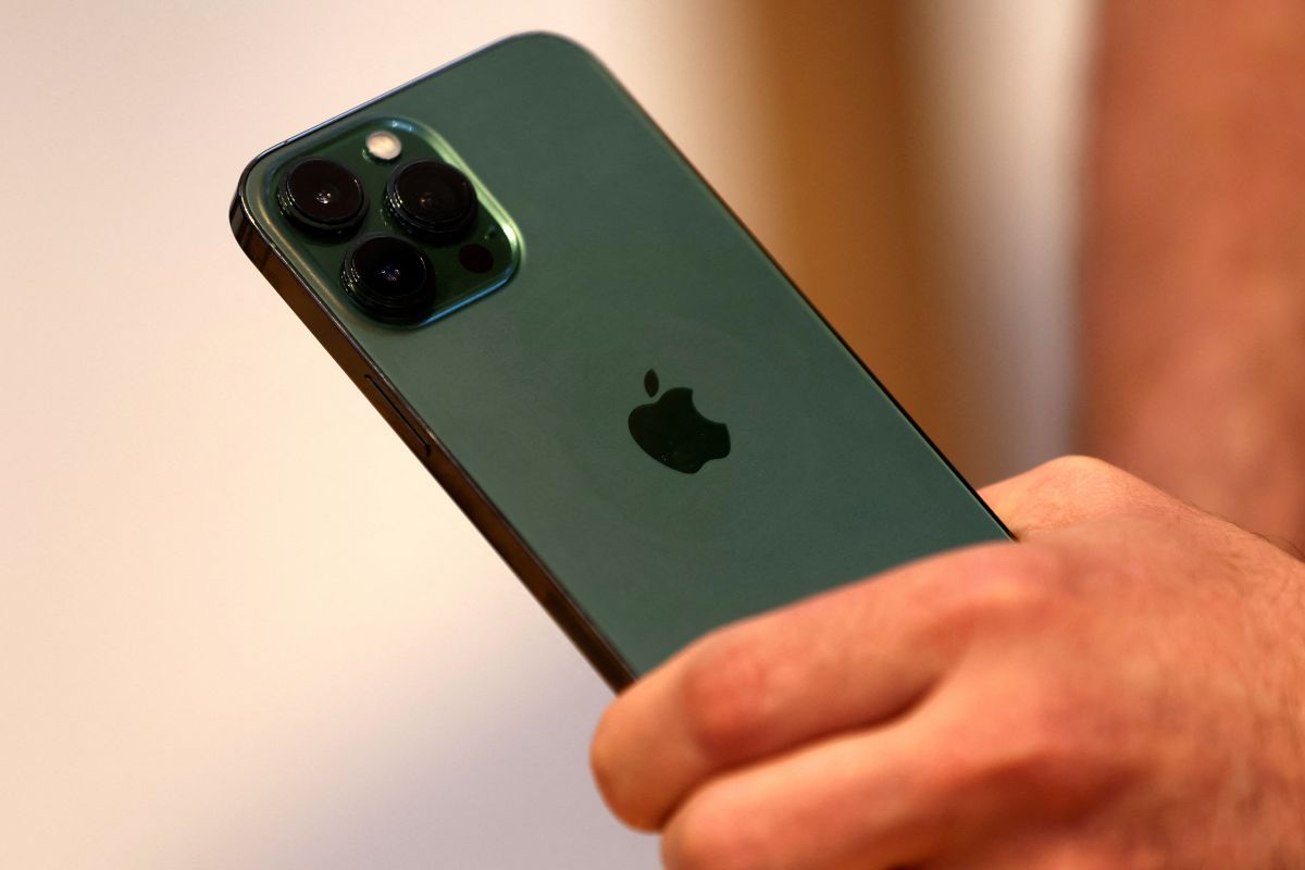 Apple mulai produksi iPhone 13