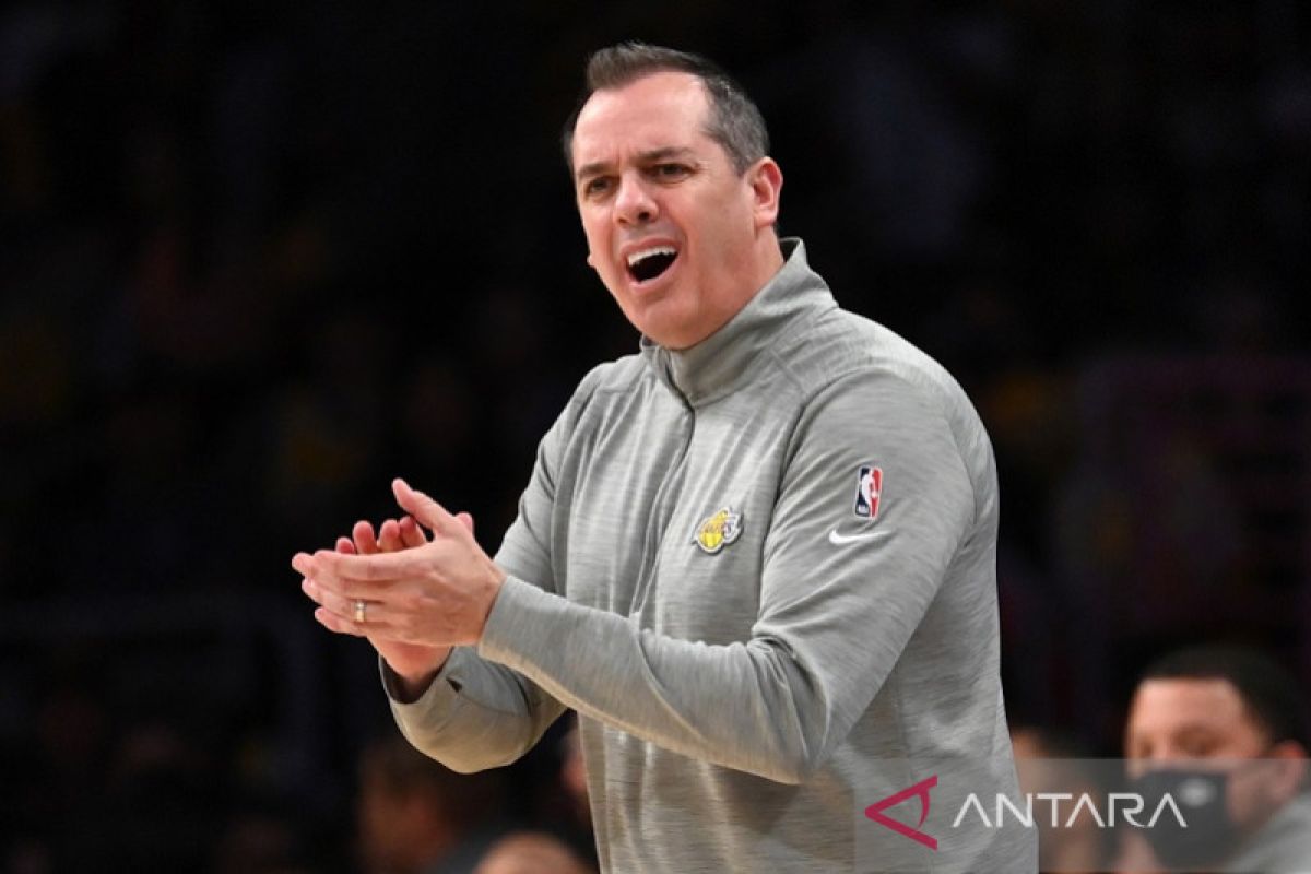 Lakers secara resmi pecat Frank Vogel