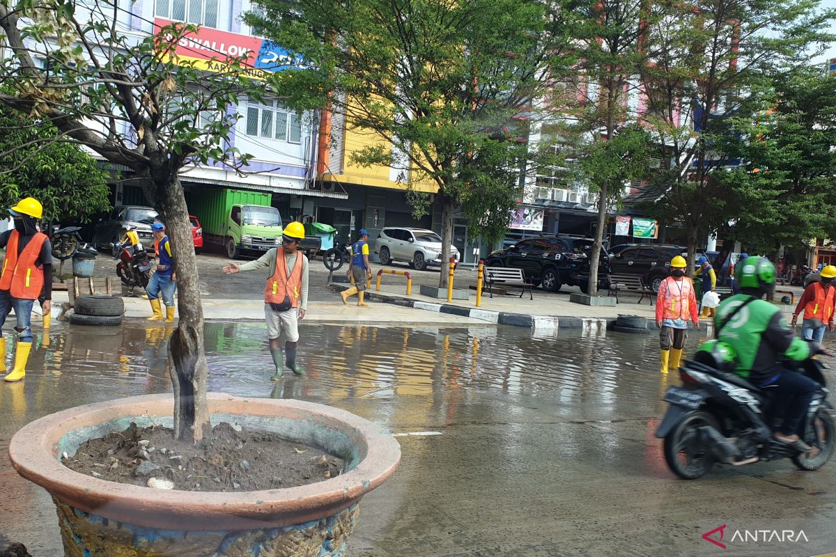 Sejumlah kawasan permukiman dan jalan di Palembang  banjir