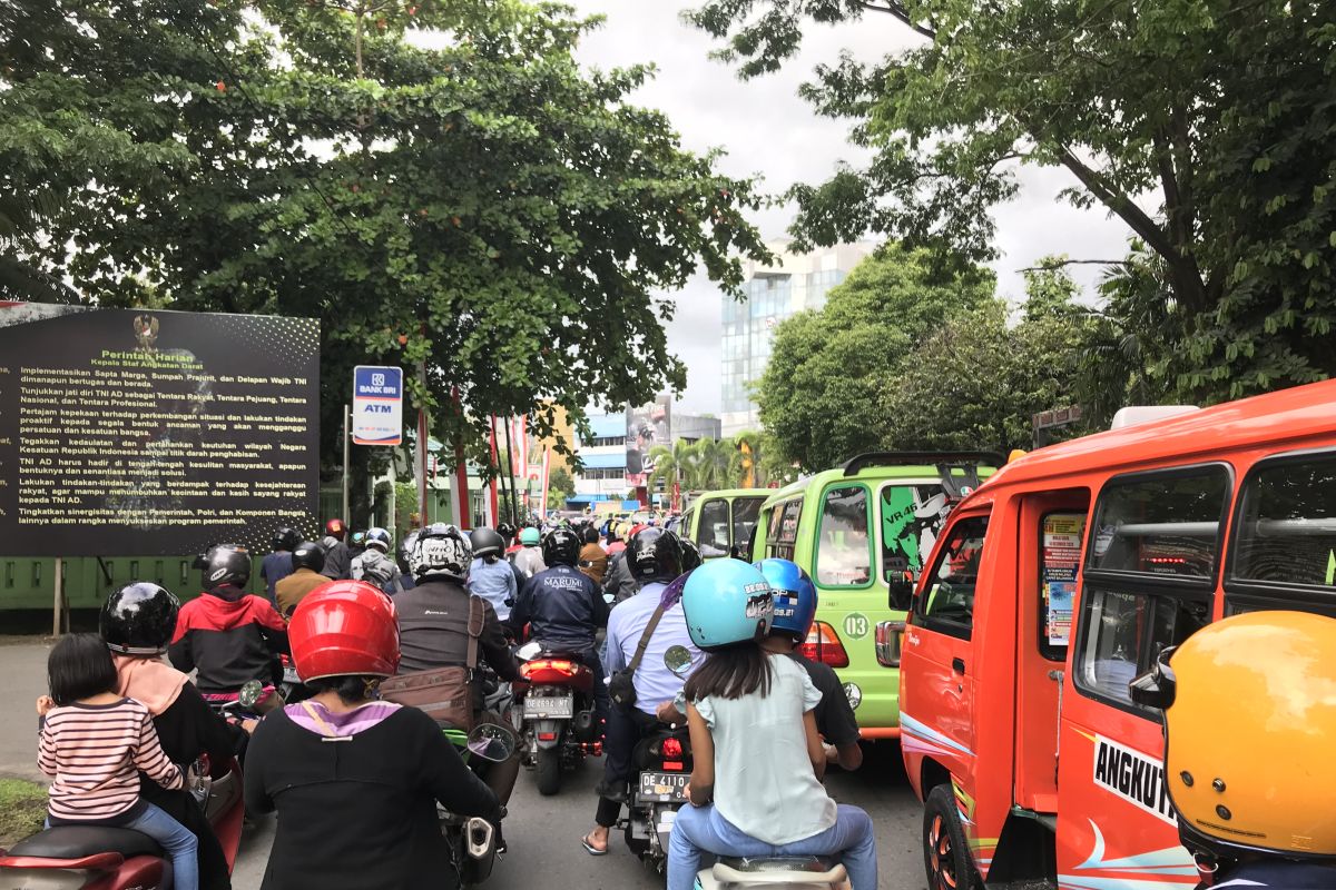 DPRD Ambon minta Dishub rekayasa Lalin Jalan Rijali atasi kemacetan