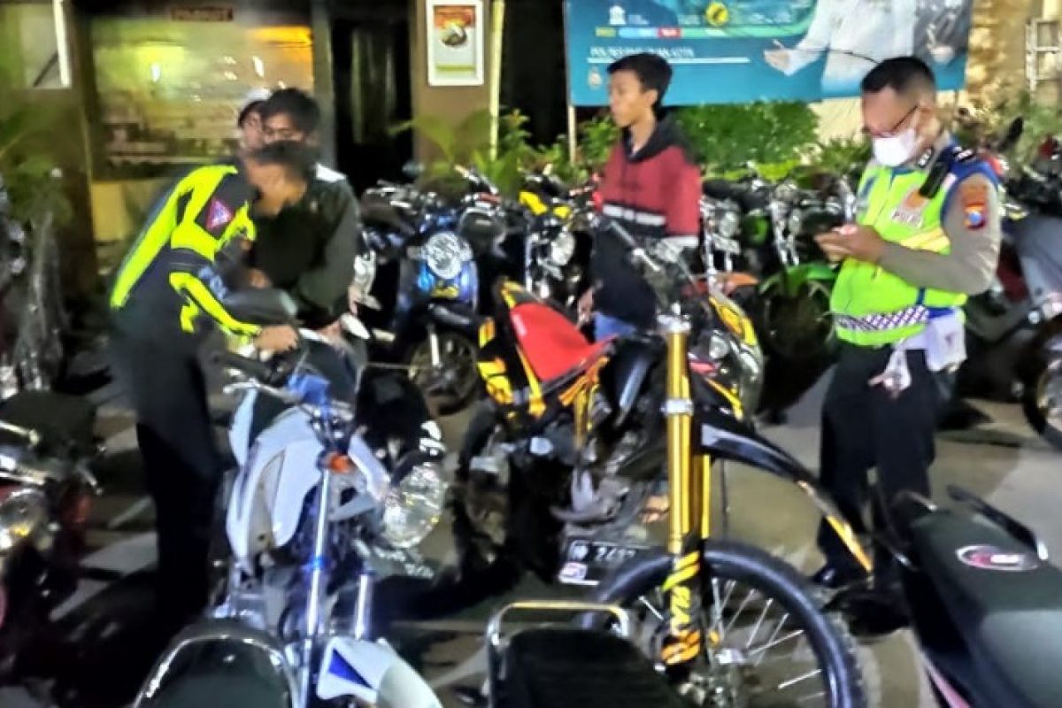 Polda Jatim amankan ratusan sepeda motor berknalpot 