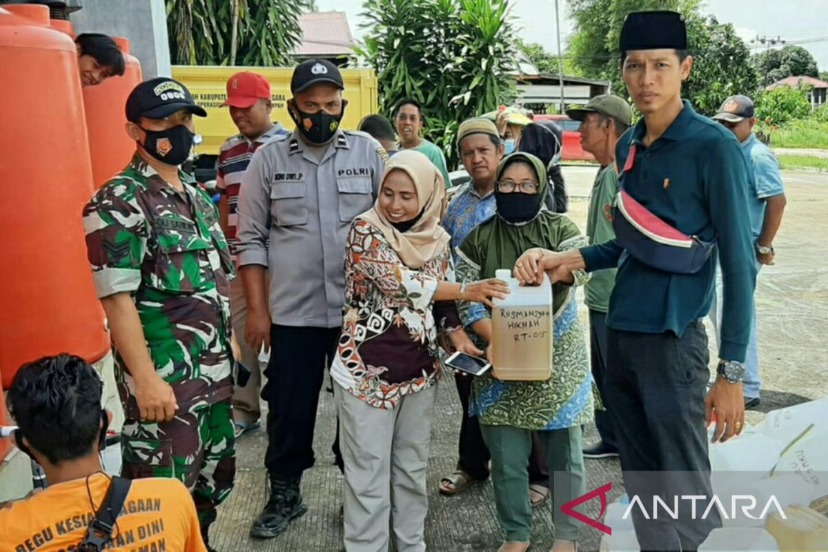 Babinsa kawal distribusi minyak goreng subsidi di Kaltim