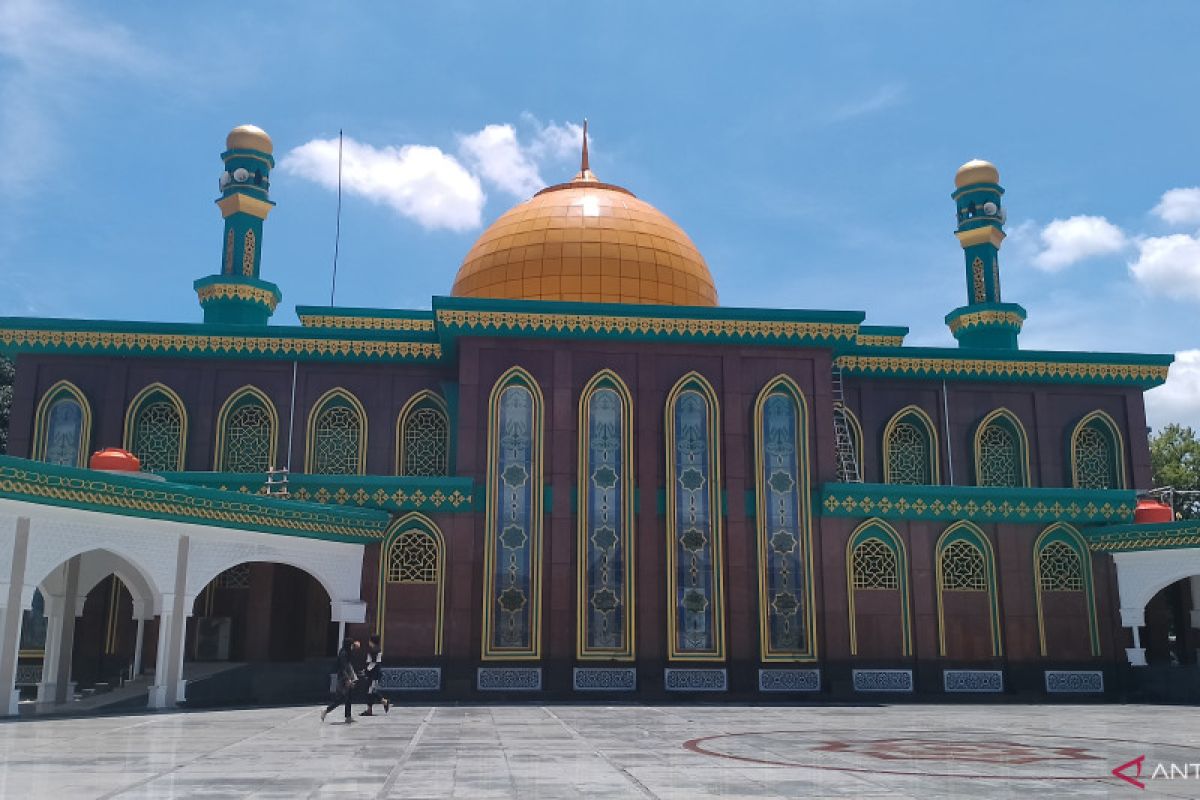 Gaet imam dari Yaman, Masjid Raya Pekanbaru gelar shalat tarawih 1 juz per malam
