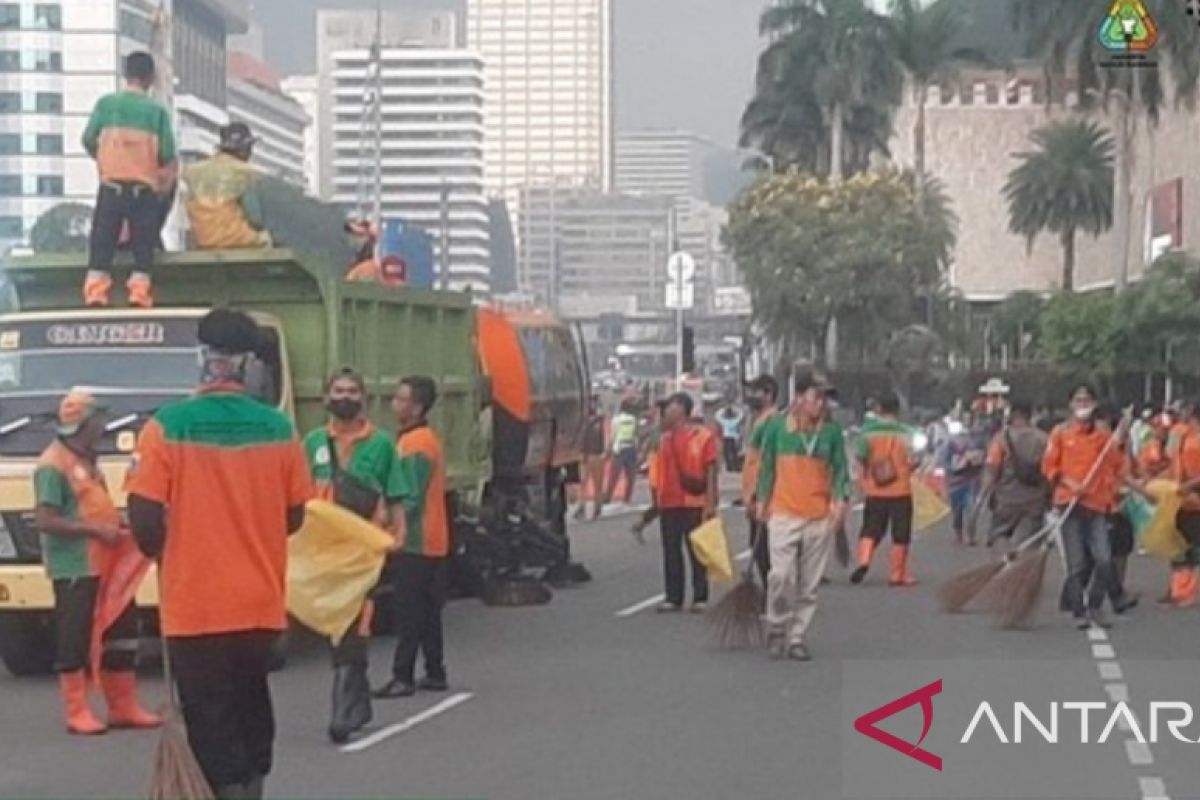 Demonstrasi di Monas dan Senayan sisakan 4,59 ton sampah