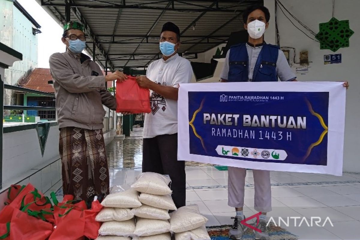 Berbagi Berkah Ramadan, BPUI PKT salurkan 200 paket sembako bagi masyarakat